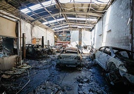 Los coches calcinados.