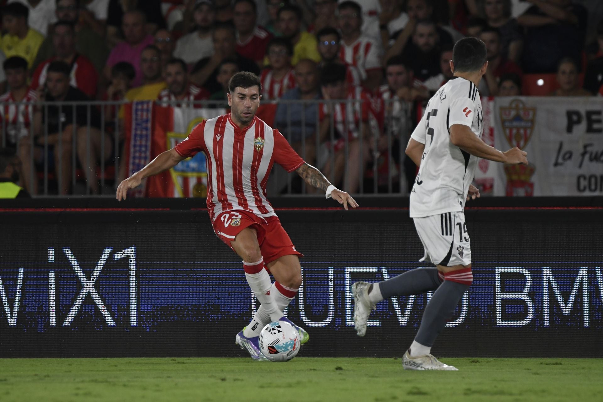 El Almería lo prueba todo