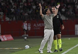 Rubi se muestra desesperado en la banda.