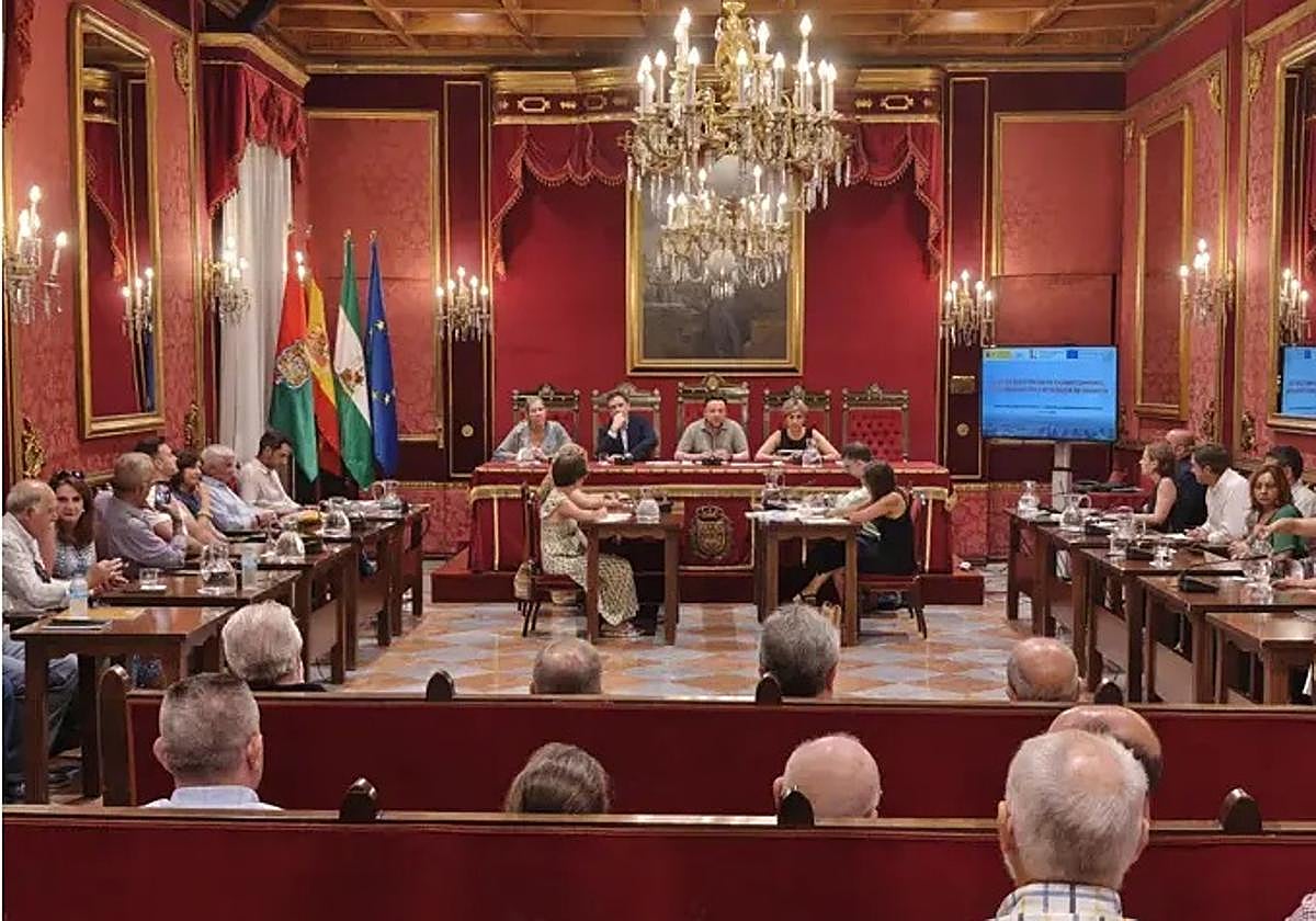 Las madres estudiantes de Granada optarán este curso a una beca de 650 euros