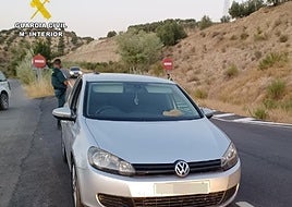 Persecución de la Guardia Civil por la A-92 para detener a los atracadores de una familia en un área de servicio.