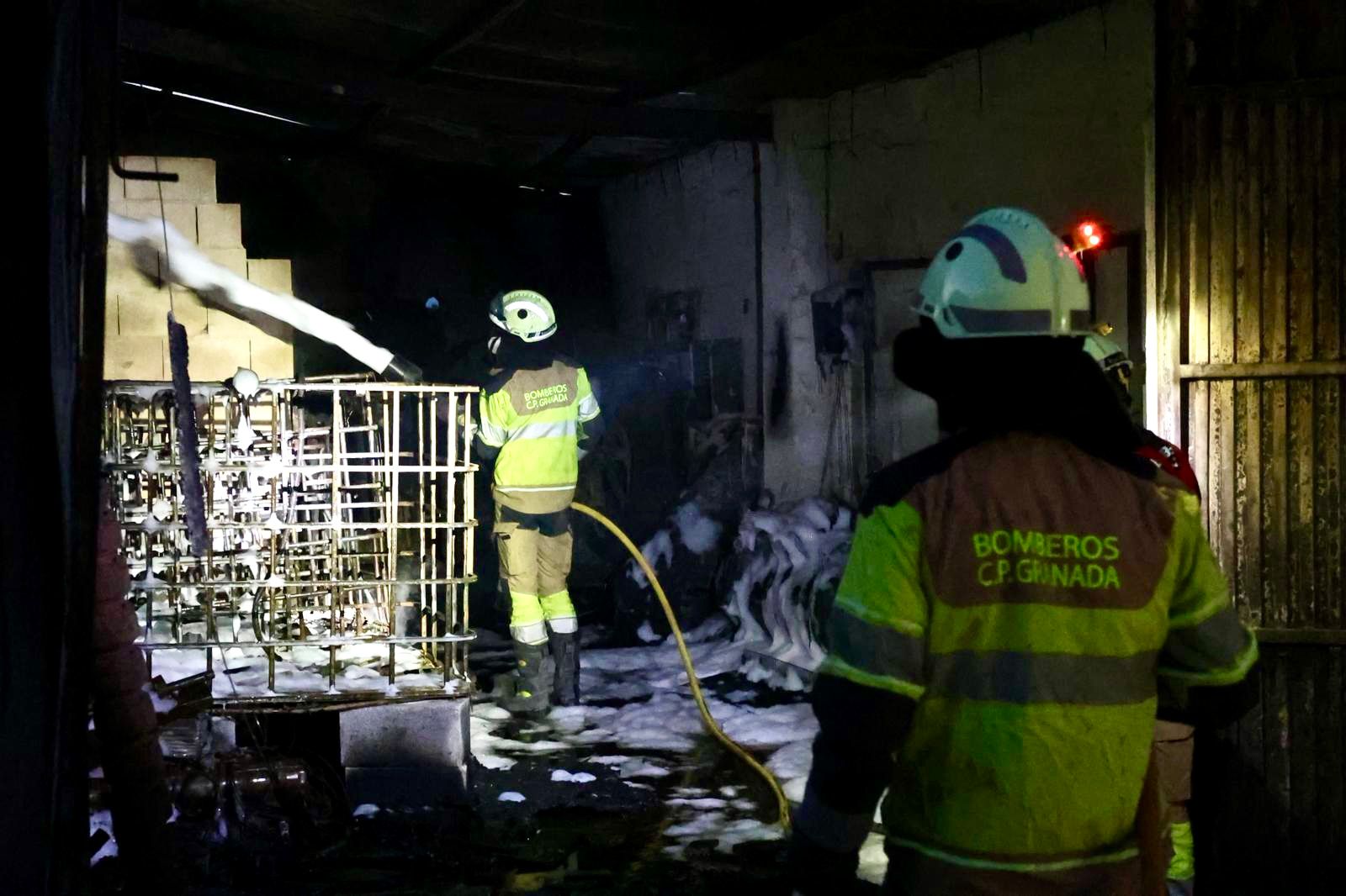 Desde dentro: Las imágenes del incendio de Benamaurel y Castilléjar