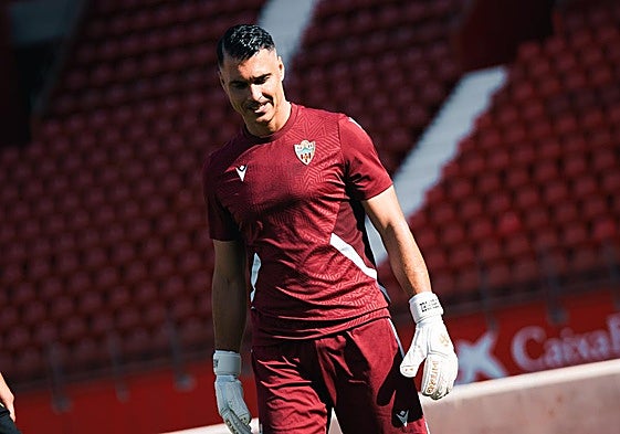 Andrés Fernández entrenando con el Almería