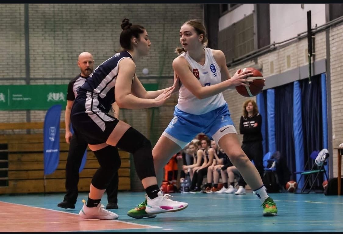 Daria Ryzinska, con el balón, reforzará al GmasB.