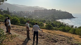 Supervisan y coordinar trabajos previos al Triatlón Nazarí Almuñécar Parque El Mediterráneo