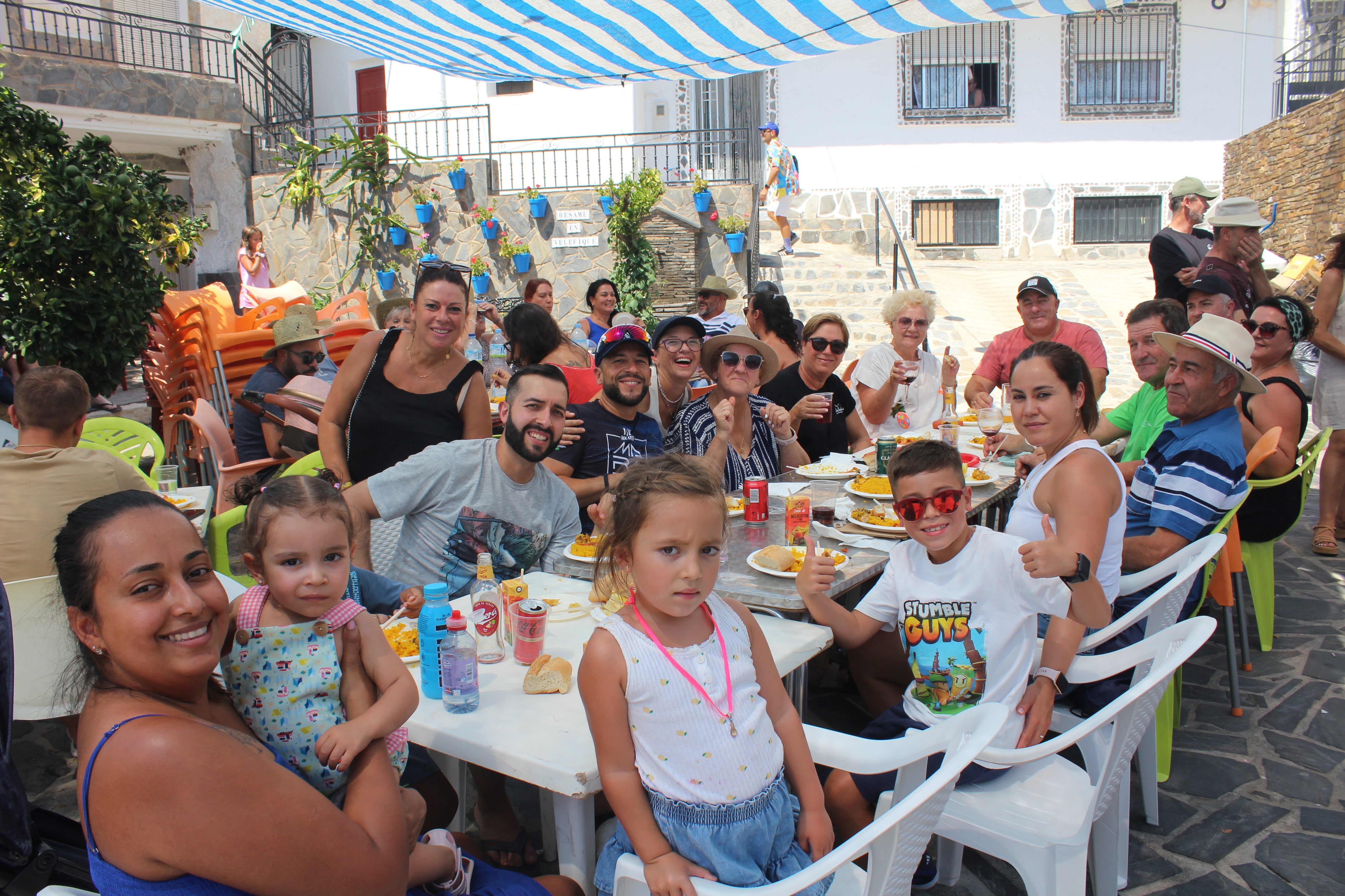 Velefique se da un festín de paella por sus Fiestas Patronales, en imágenes