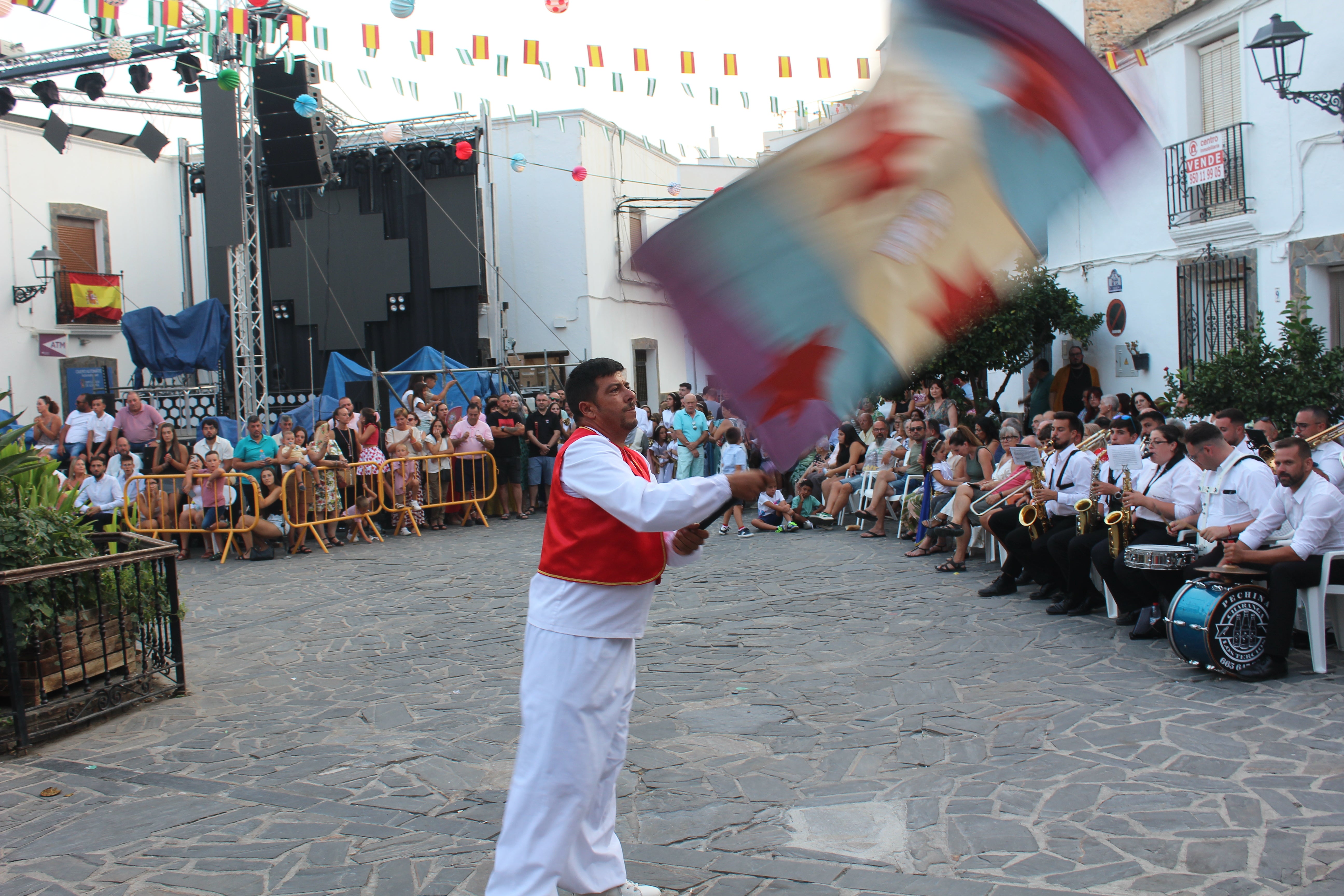 Velefique revive su pasión con los Moros y Cristianos, en imágenes