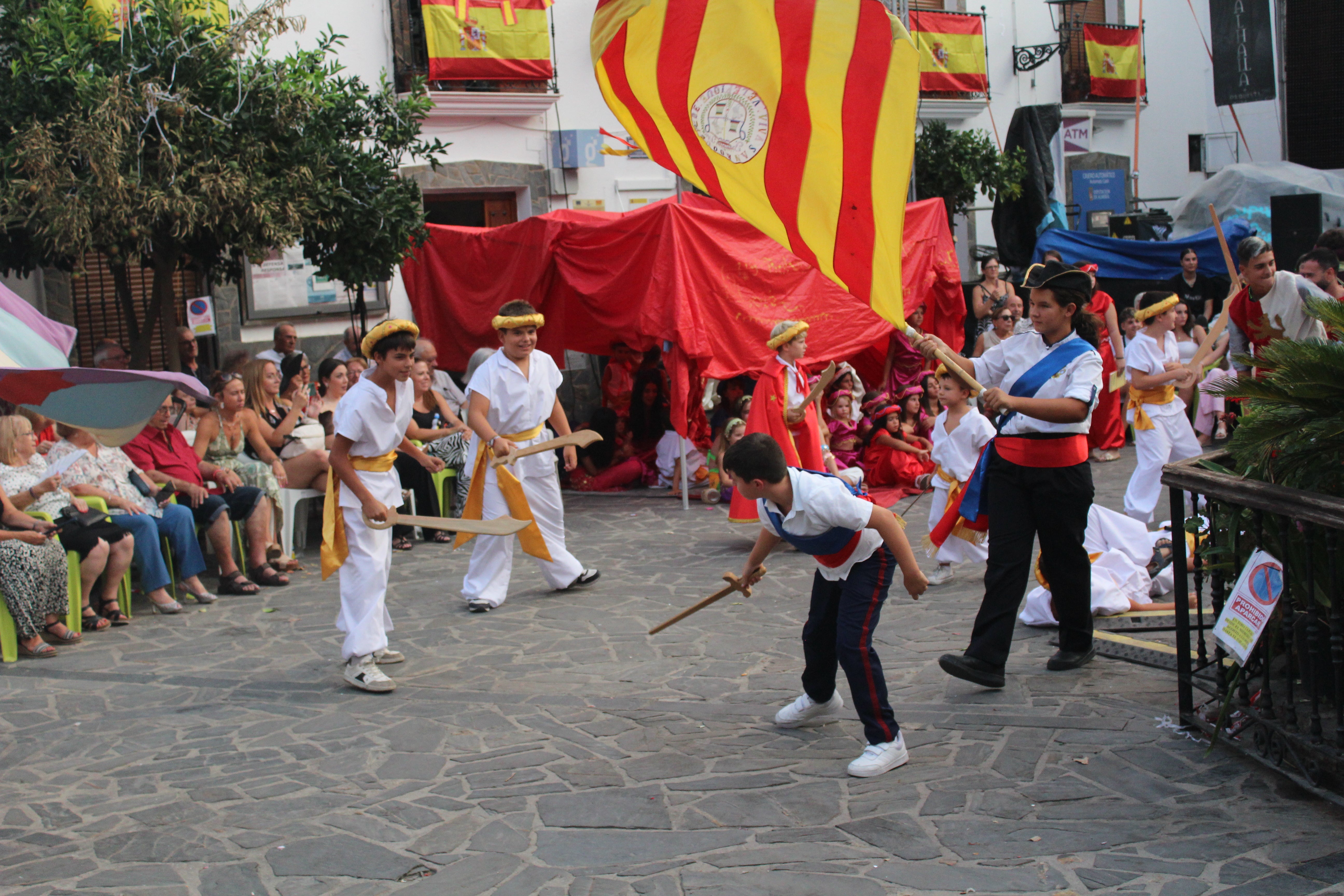 Velefique revive su pasión con los Moros y Cristianos, en imágenes