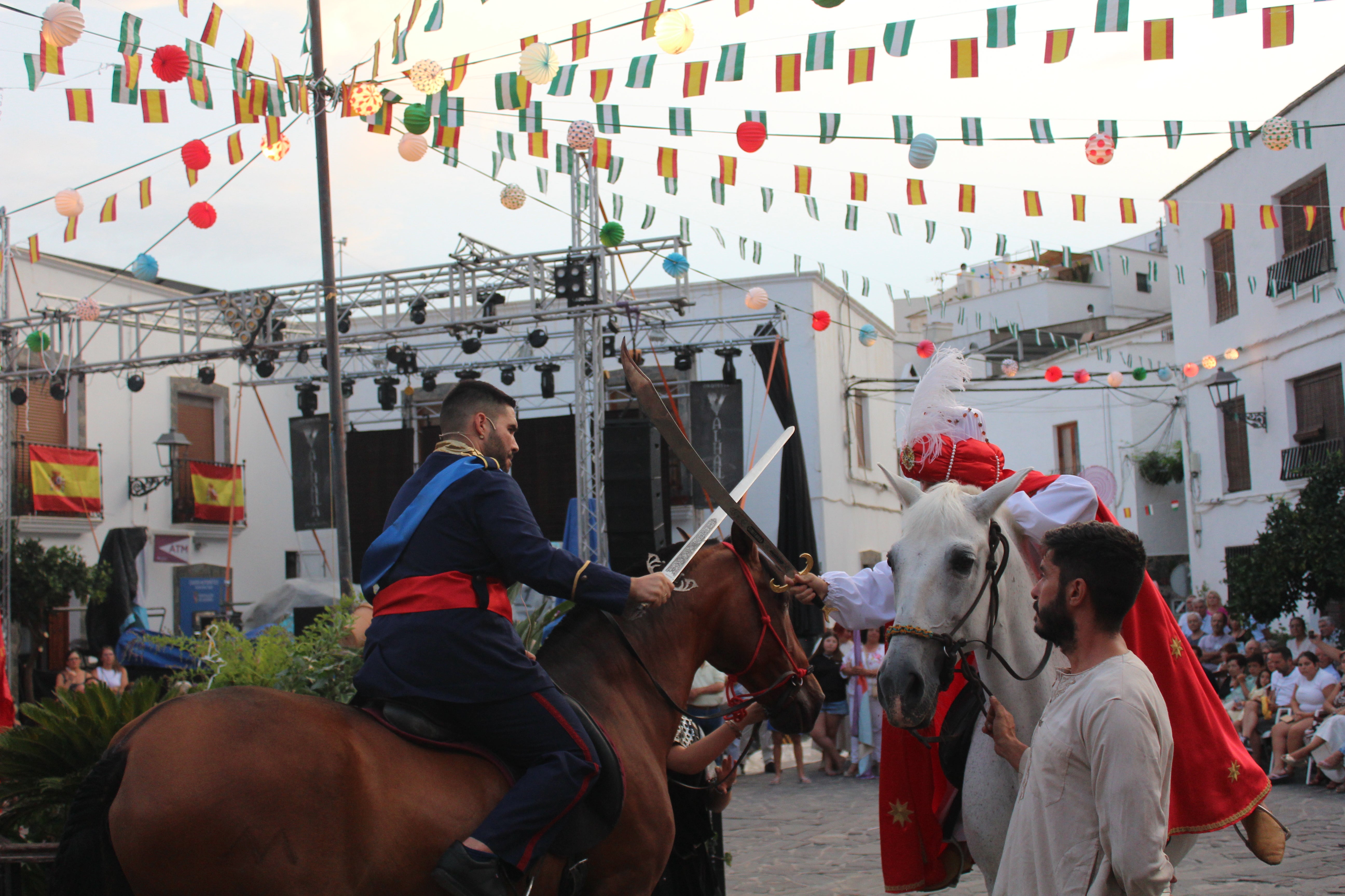 Velefique revive su pasión con los Moros y Cristianos, en imágenes