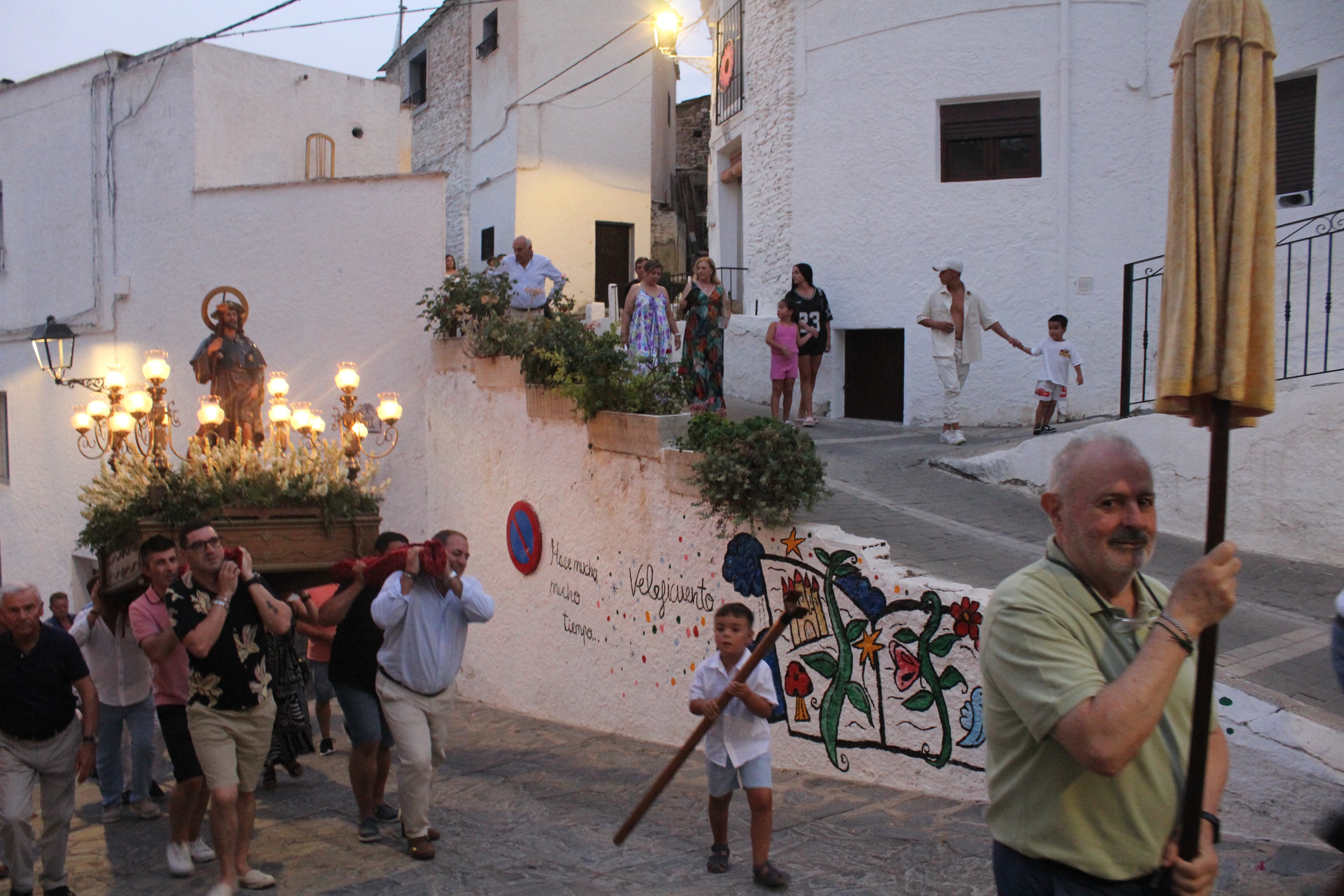 Velefique revive su pasión con los Moros y Cristianos, en imágenes