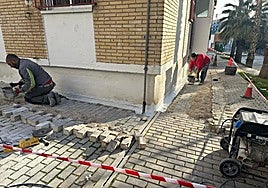 Técnicos durante una de las catas de los últimos meses