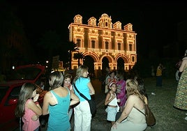Varias familias en el Recinto Ferial durante las fiestas patronales en honor a la Virgen del Mar