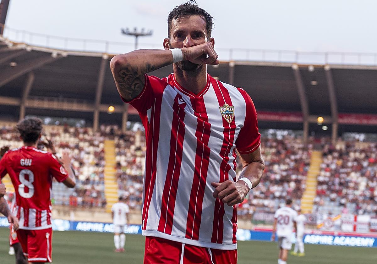 Baptistao celebrando el gol contra la Cultural Leonesa