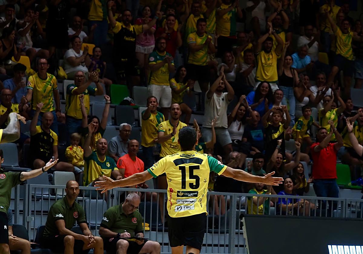 El gaditano Alberto Lemine firmó dos tantos ante el conjunto melonero.