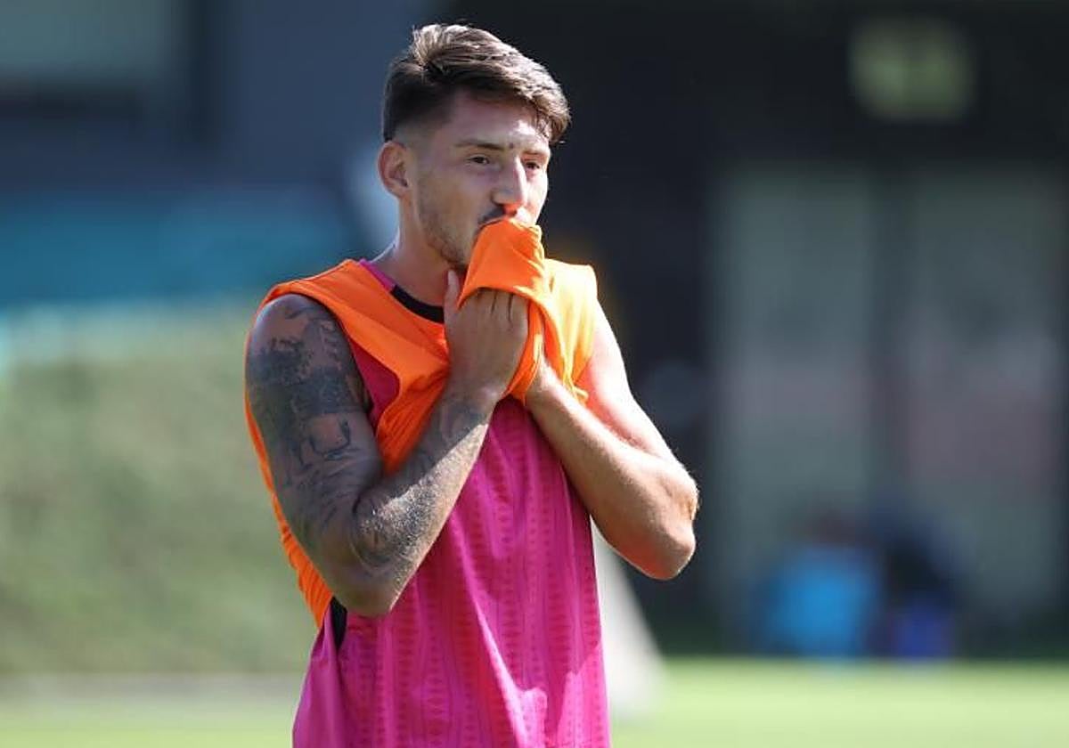 Unai Vencedor, durante un entrenamiento con el Athletic.