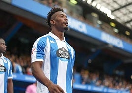 Mohamed Bouldini sale a un partido anterior.