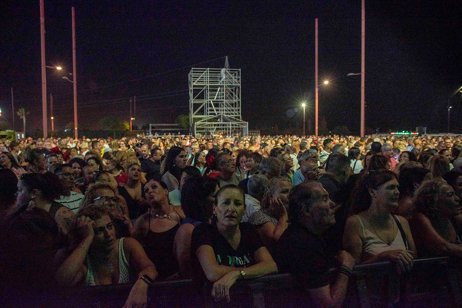 Imagen secundaria 2 - Gasolinera Fest revive la rumba setentera y ochentera en la Feria de Almería