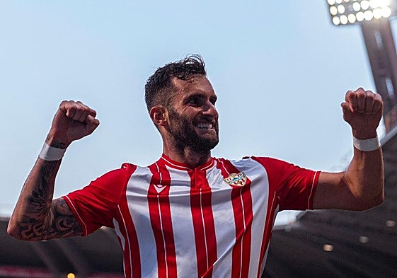 Leo Baptistao, recuperado, será pieza importante en un equipo con fuerza.