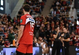 Iván Aurrecoechea, objetivo de la mirada de los árbitros en el polémico partido entre el Covirán y el Hiopos Lleida en el Palacio.
