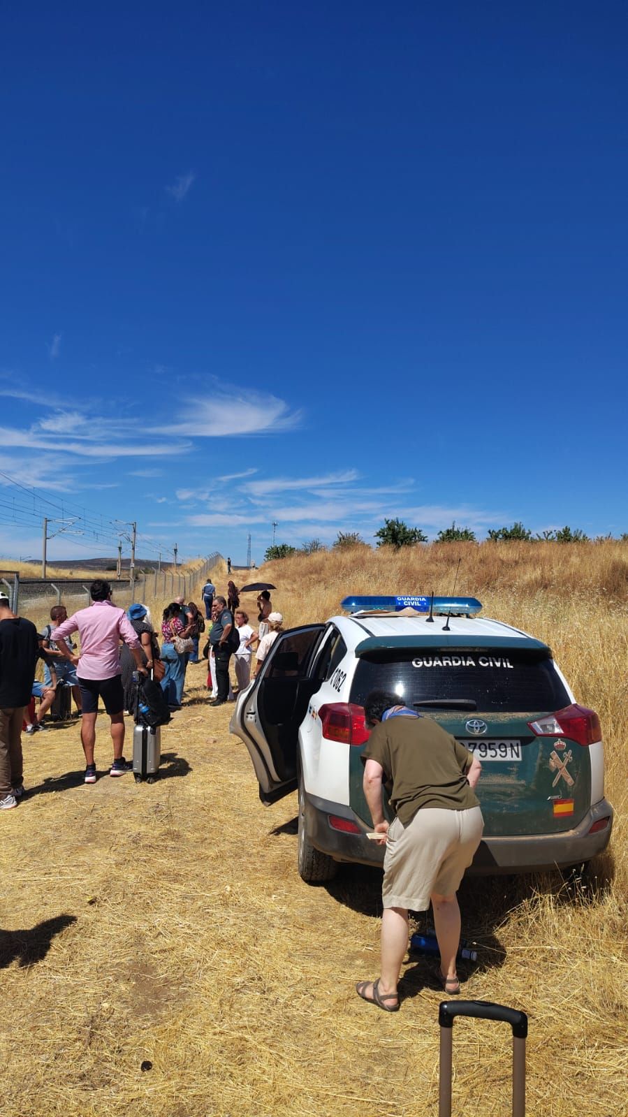 210 pasajeros desalojados del tren incendiado que conecta Almería y Granada con Madrid