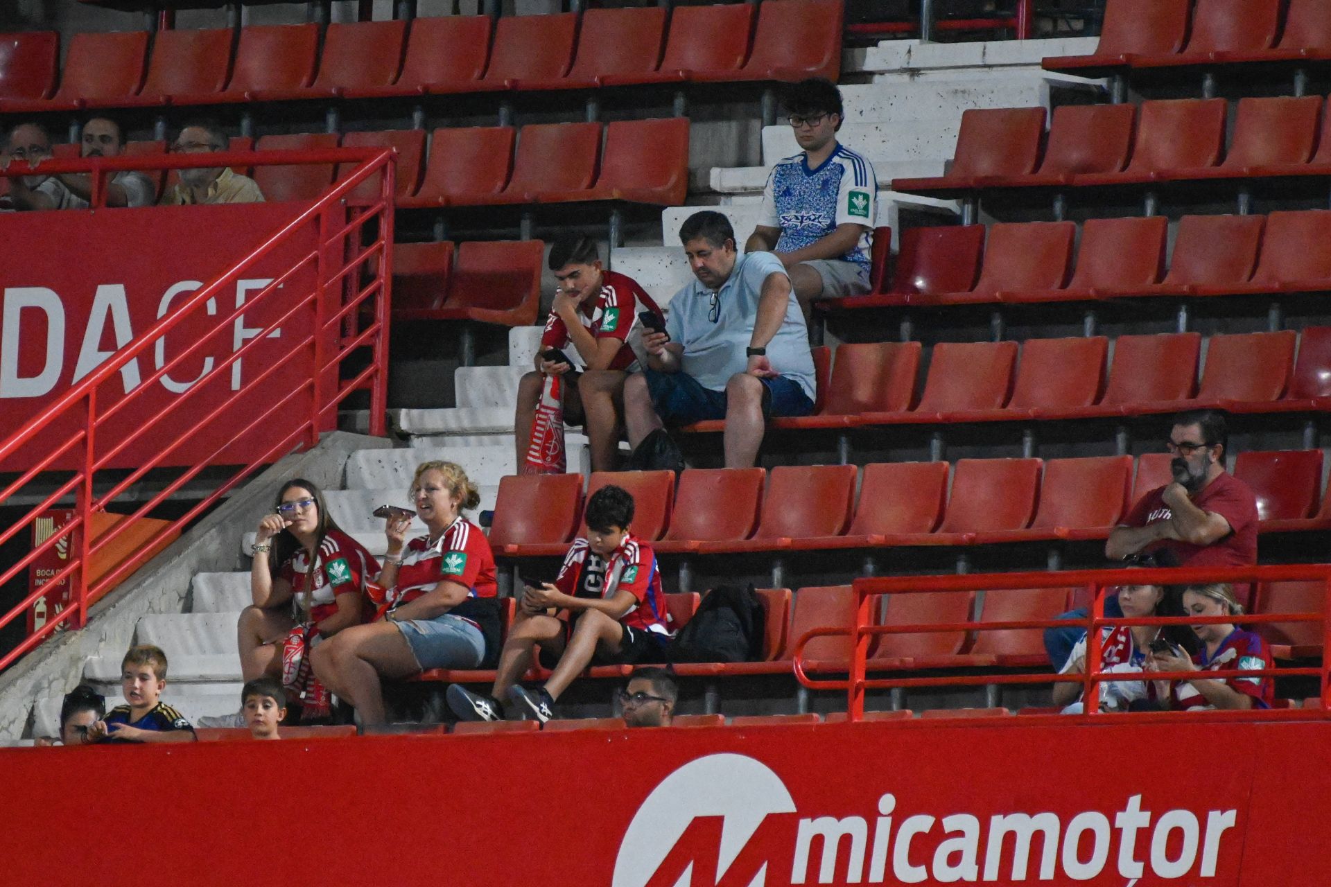 Encuéntrate en la grada del Granada - Mirandés