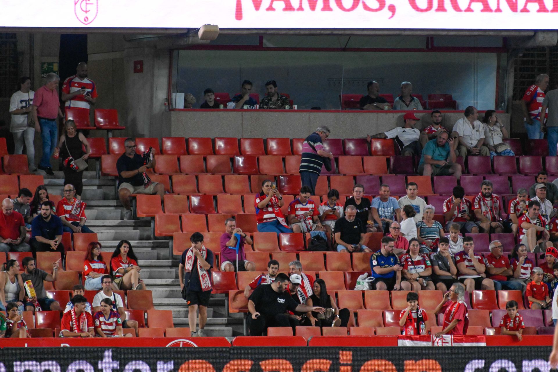 Encuéntrate en la grada del Granada - Mirandés