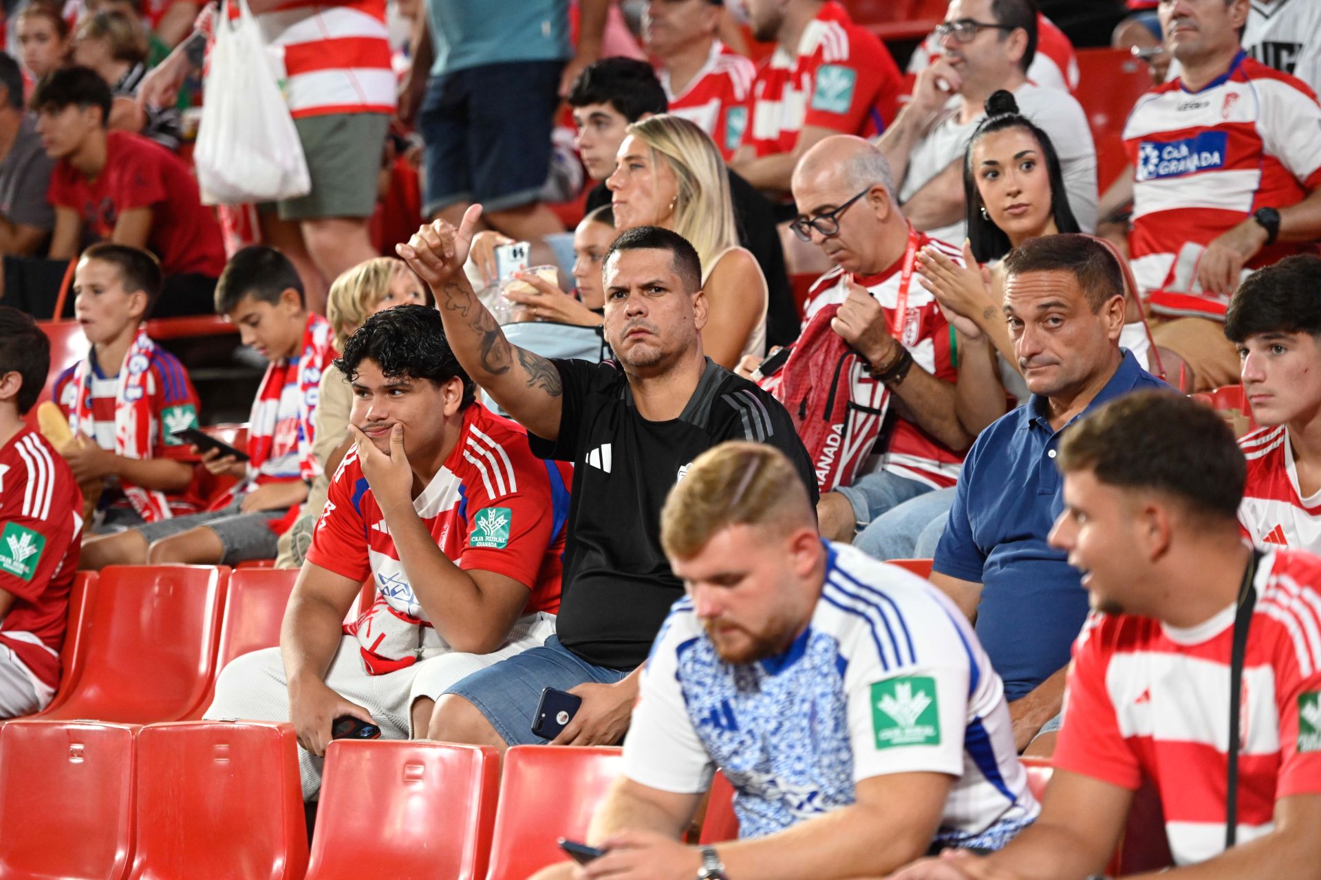 Encuéntrate en la grada del Granada - Mirandés