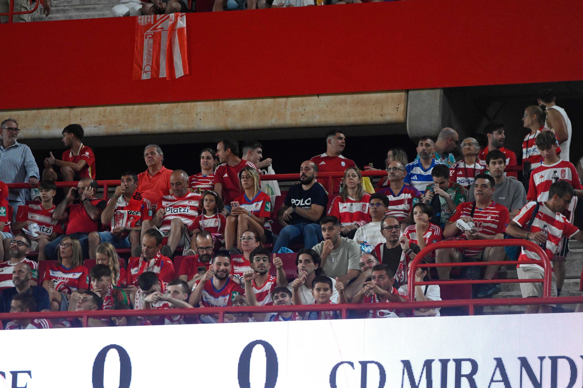 Encuéntrate en la grada del Granada - Mirandés