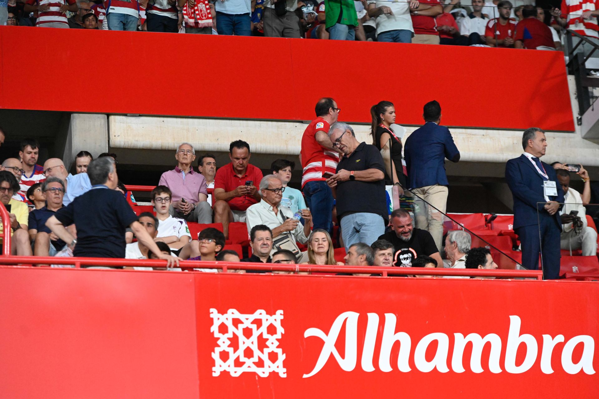 Encuéntrate en la grada del Granada - Mirandés