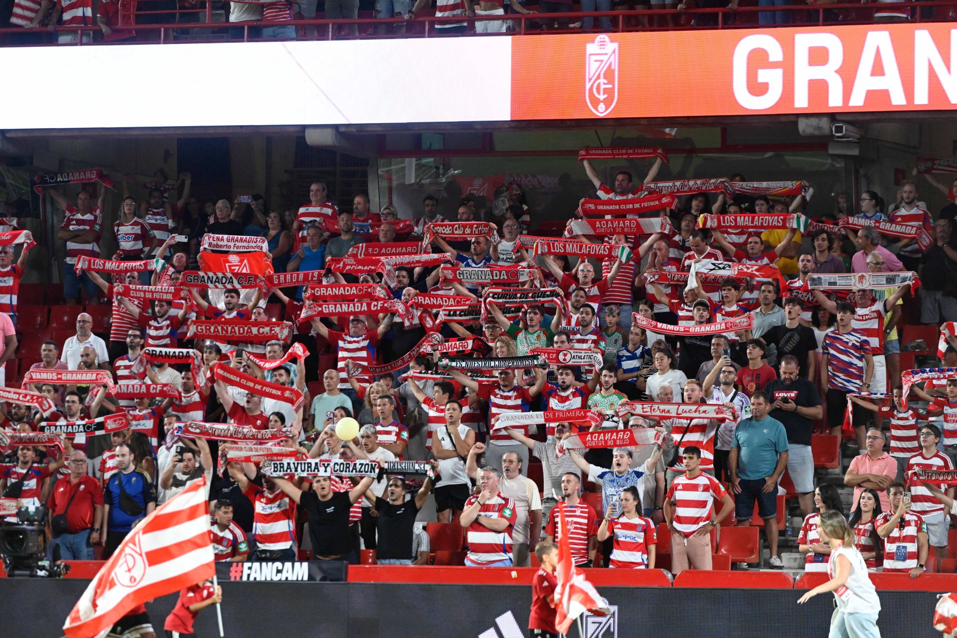 Encuéntrate en la grada del Granada - Mirandés