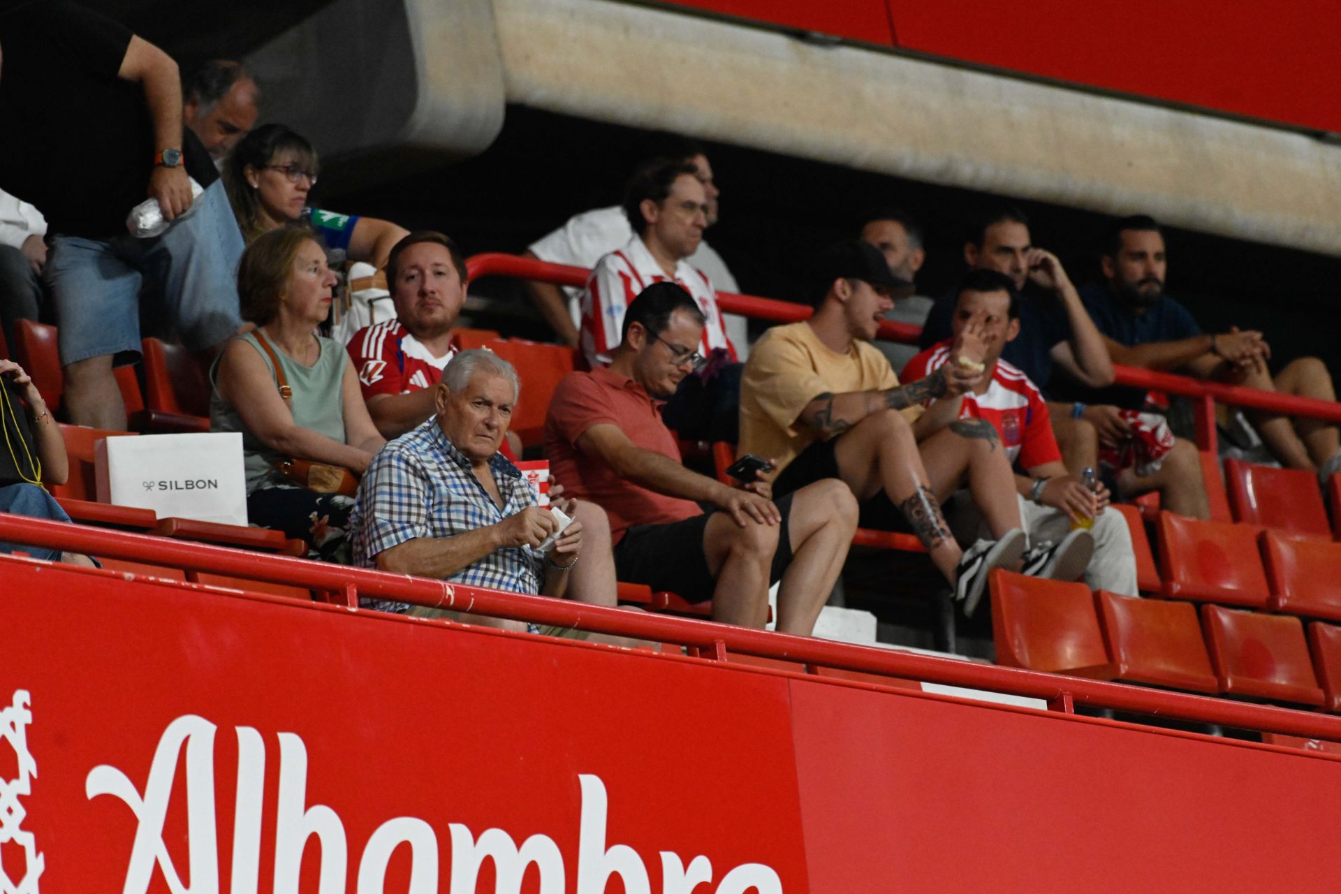 Encuéntrate en la grada del Granada - Mirandés