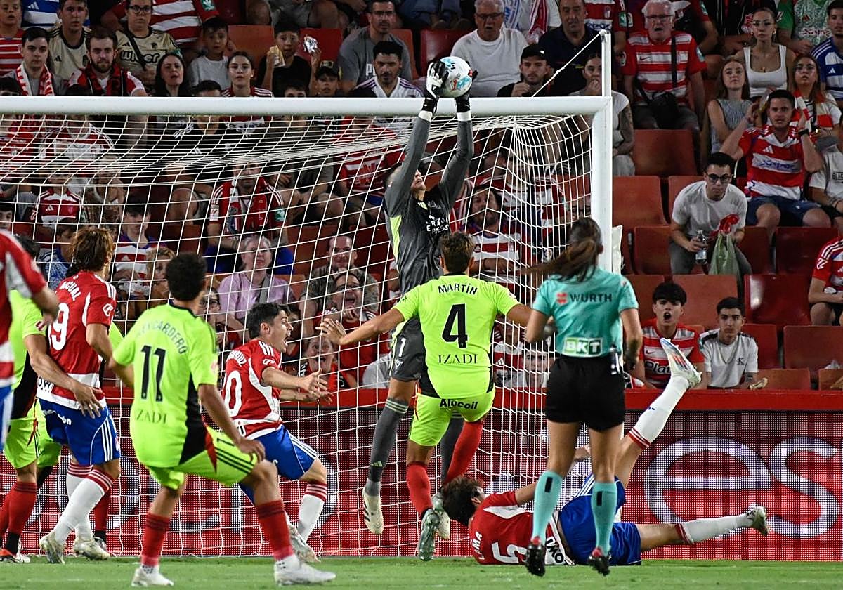 Un Granada cada vez más calamitoso