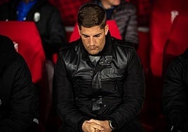 Robert Moreno, cabizbajo durante su etapa como entrenador del Granada.