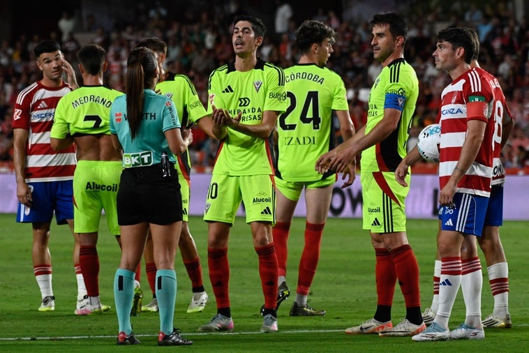 La explicación del VAR para anular el penalti a Sáenz contra el Mirandés
