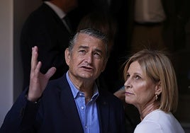 Antonio Sanz visita el Ayuntamiento de Jerez de la Frontera.