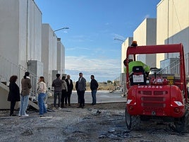 Níjar encarga construir 24 viviendas para alojamientos transitorios con las 62 ya construidas aún por abrir