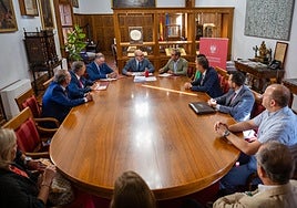 Firma del acuerdo de renovación de la cátedra