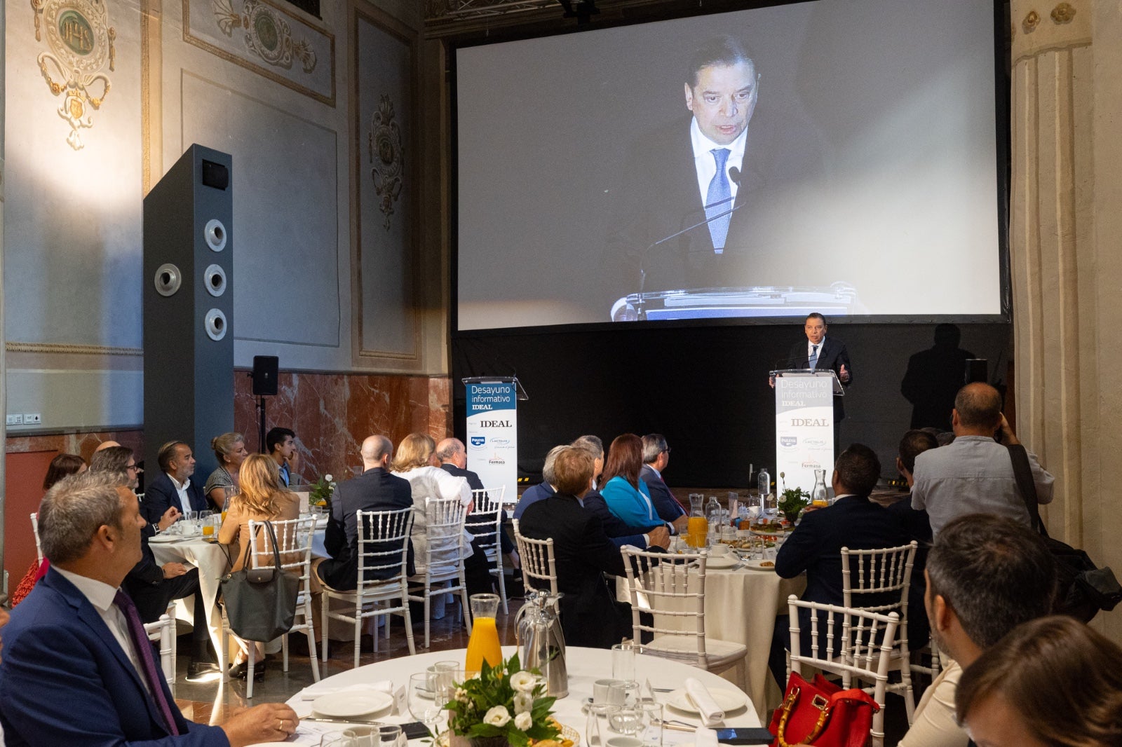 El foro informativo con el ministro Luis Planas, en imágenes