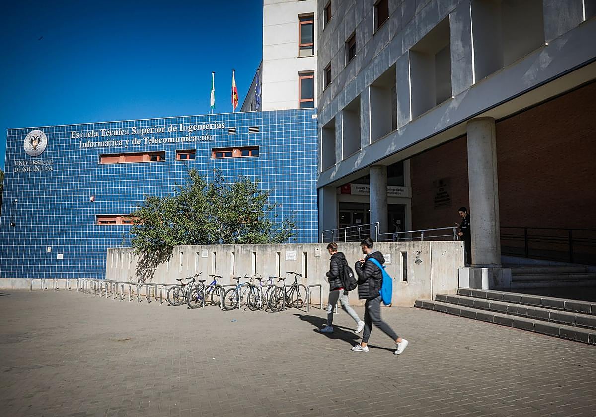 Edificio de la ETS de Ingenierías Informática y de Telecomunicación de la UGR.
