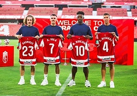 El Granada presenta a Bouldini, Gagnidze, Sola y Alcaraz ante doscientos aficionados
