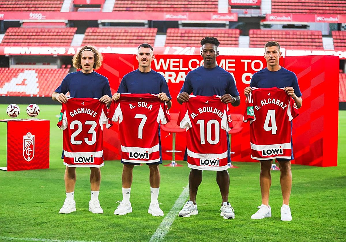 El Granada presenta a Bouldini, Gagnidze, Sola y Alcaraz ante doscientos aficionados