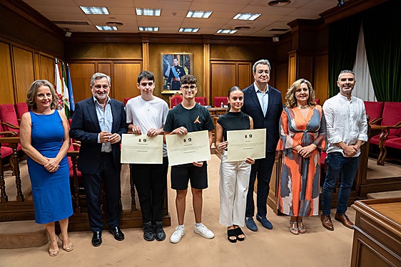 Qvision, Diputación y ONCE consolidan sus becas a la formación para tres jóvenes de la provincia