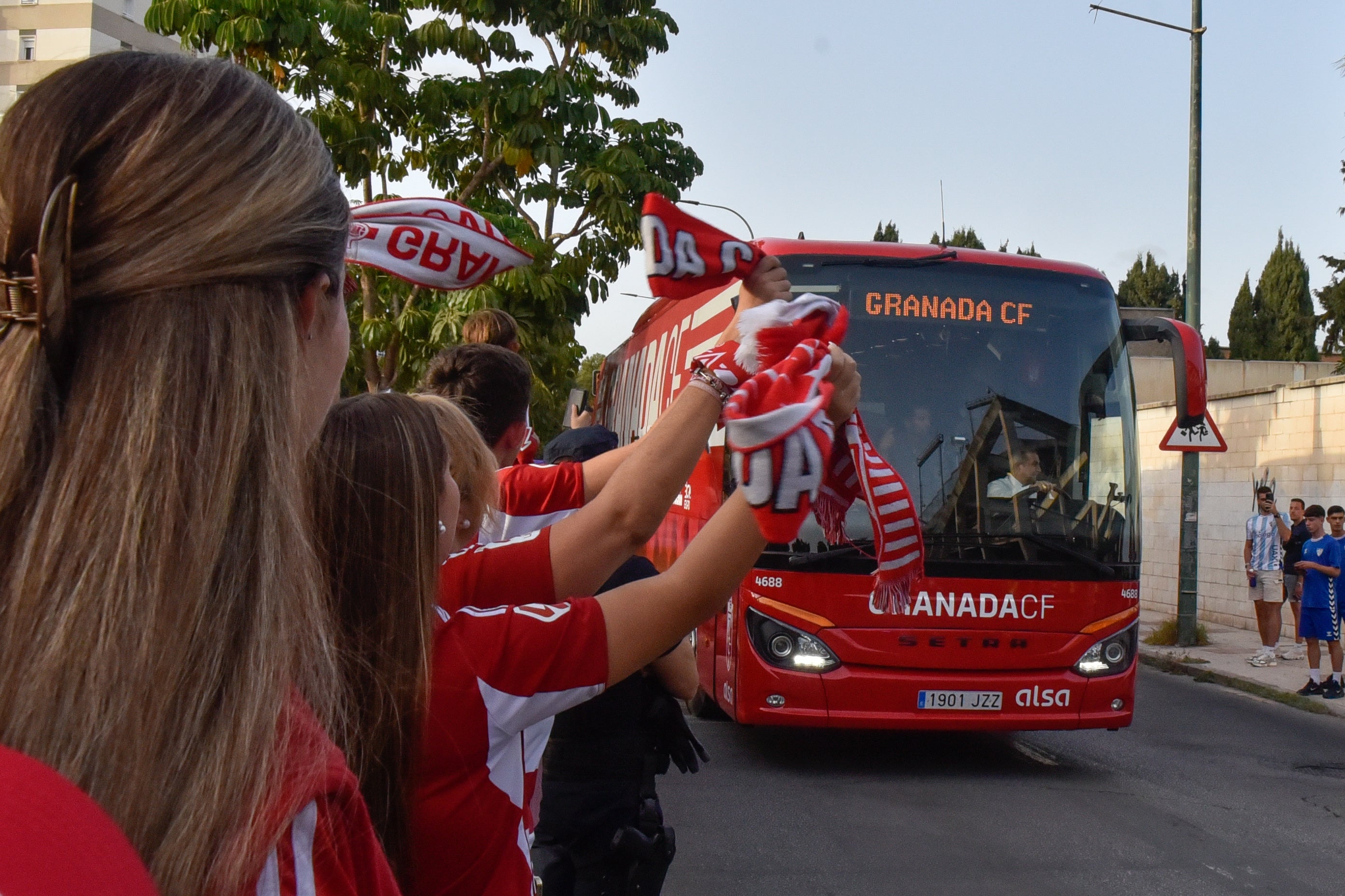 La afición del Granada CF en La Rosaleda