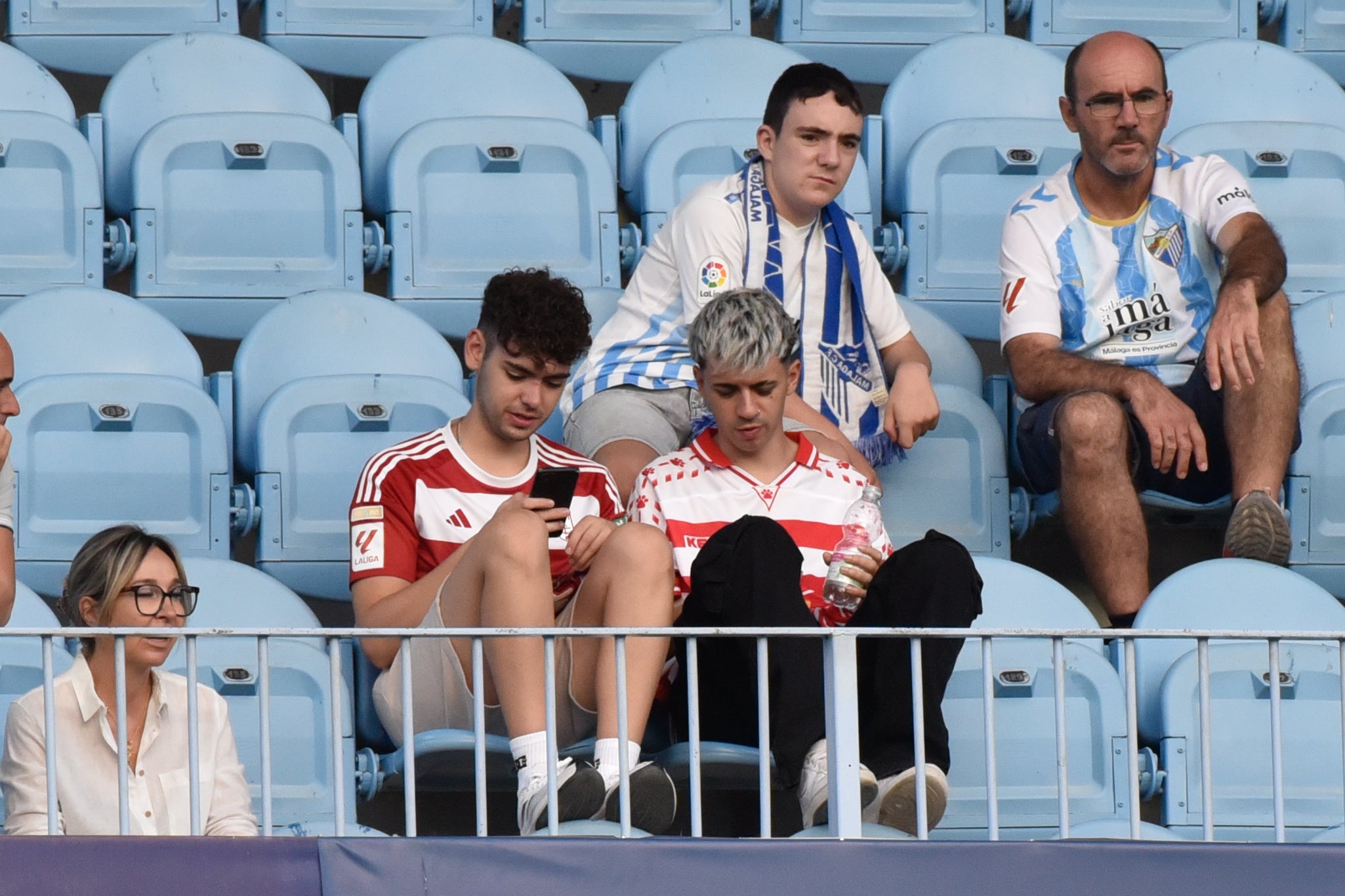 La afición del Granada CF en La Rosaleda