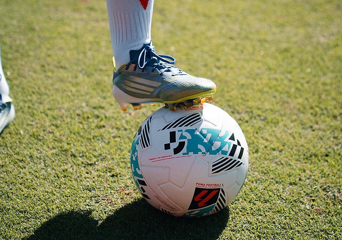 El que tenga el balón y lo sepa usar, se llevará el gato al agua en un partido de Primera.