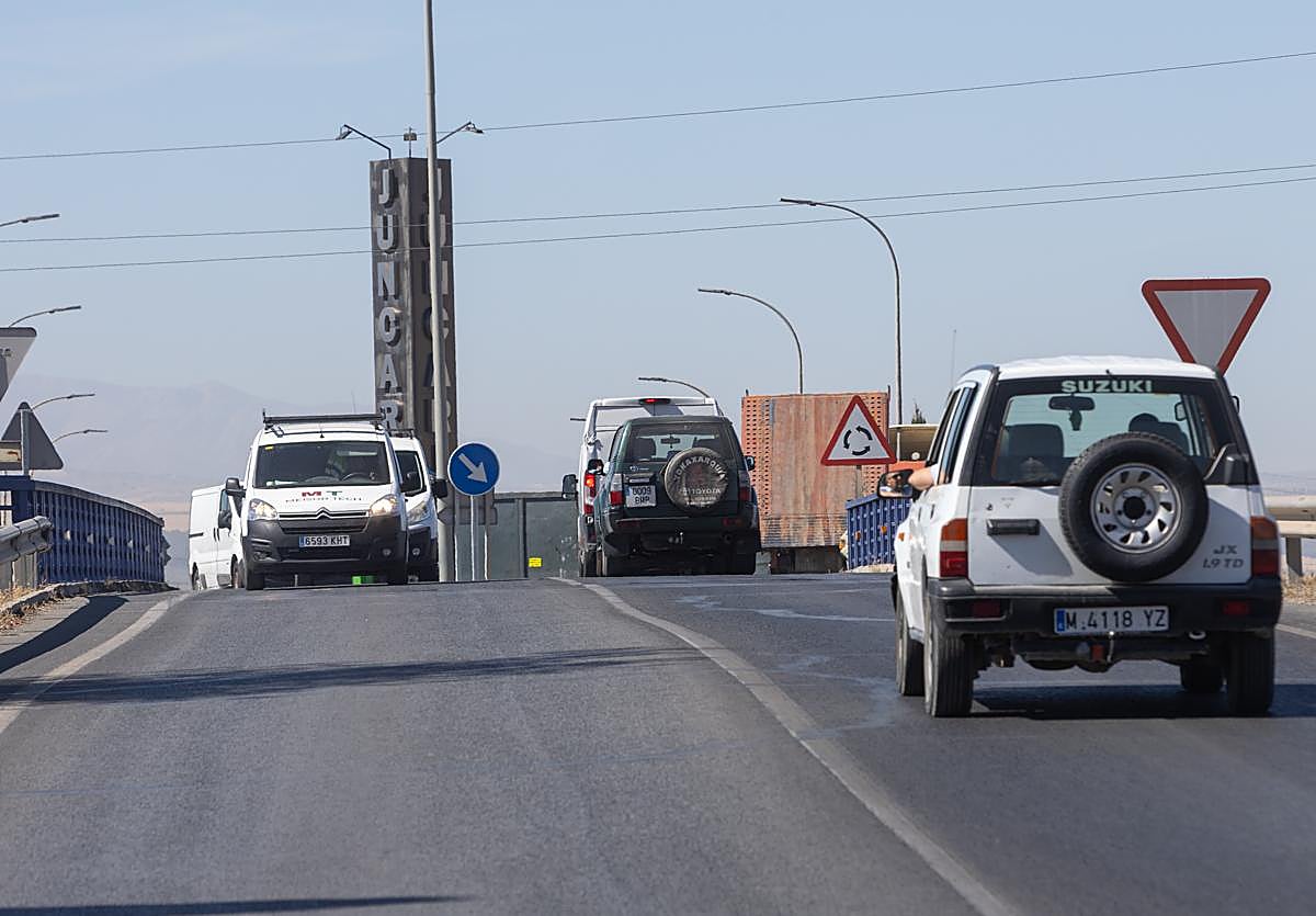 Zona donde está previsto construir una nueva pasarela peatonal para conectar Peligros y Albolote