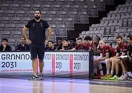 Ramón Díaz observa el juego de su equipo ante el Cartagena.