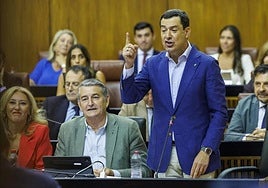 Moreno, en la sesión de control del Parlamento.