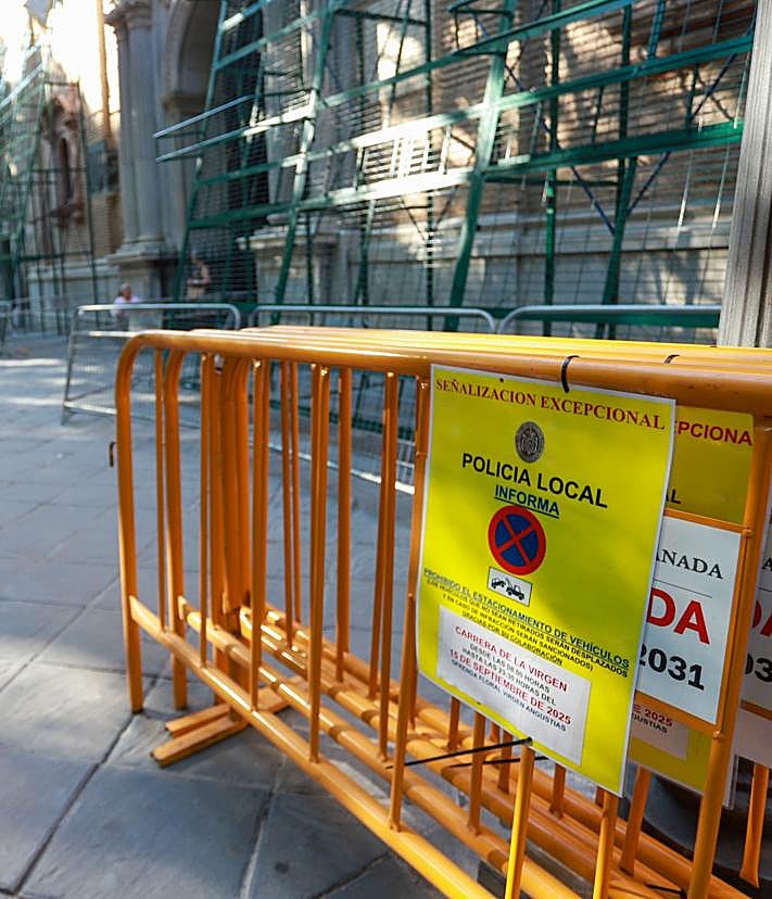 Imagen secundaria 2 - Preparativos en la Basílica de las Angustias.