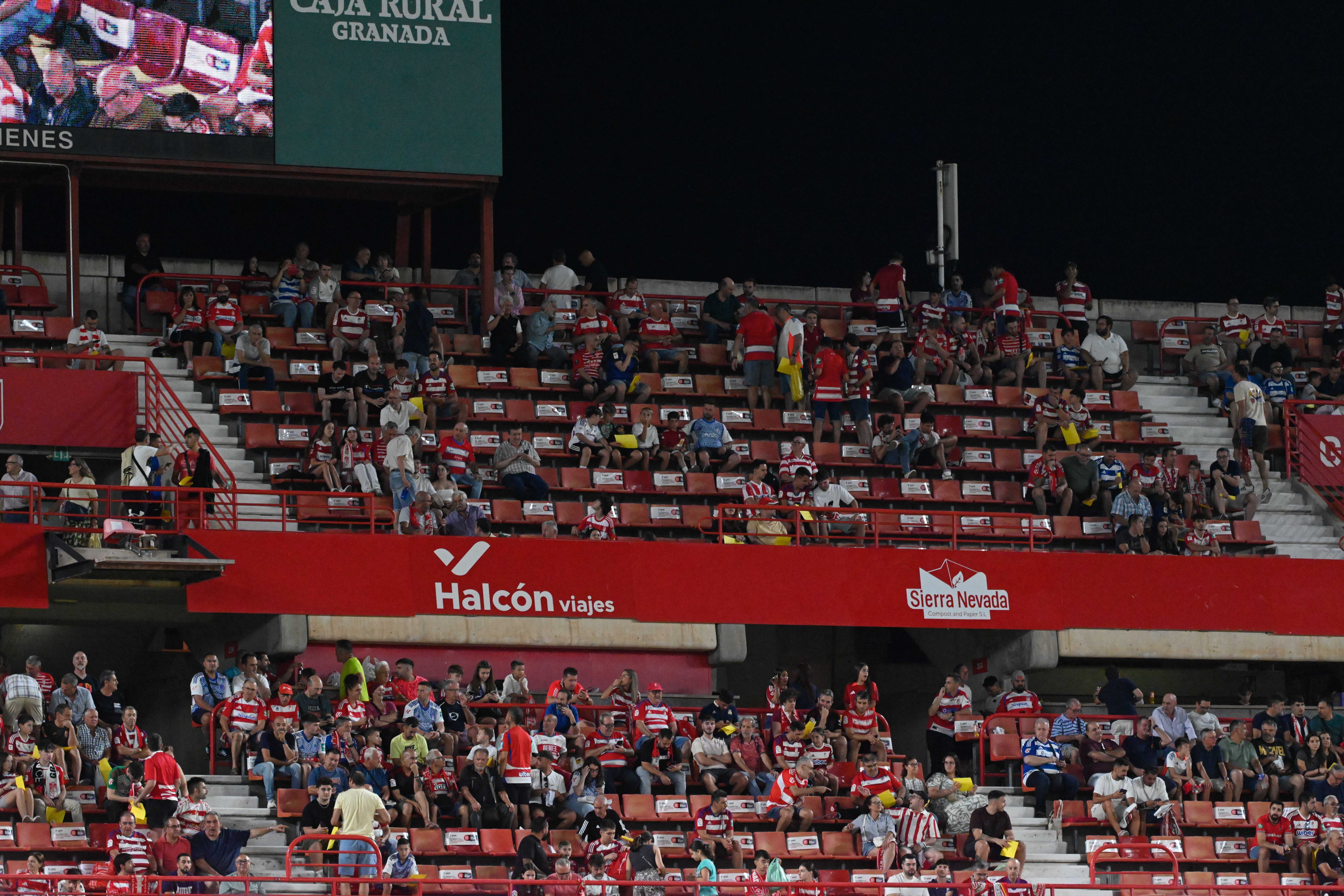 Búscate en la grada del Granada-Leganés